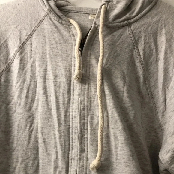 Universal Thread Zip Up - Picture 2 of 4